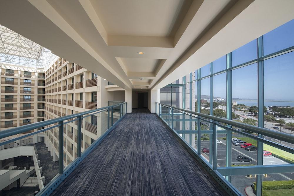 Отель Hyatt Regency San Francisco Airport Берлингейм Экстерьер фото